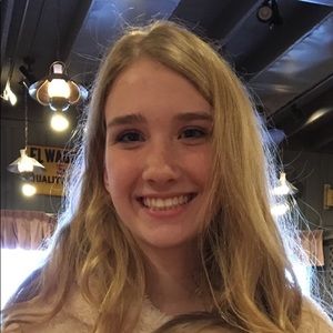 Meet your Posher, Abby